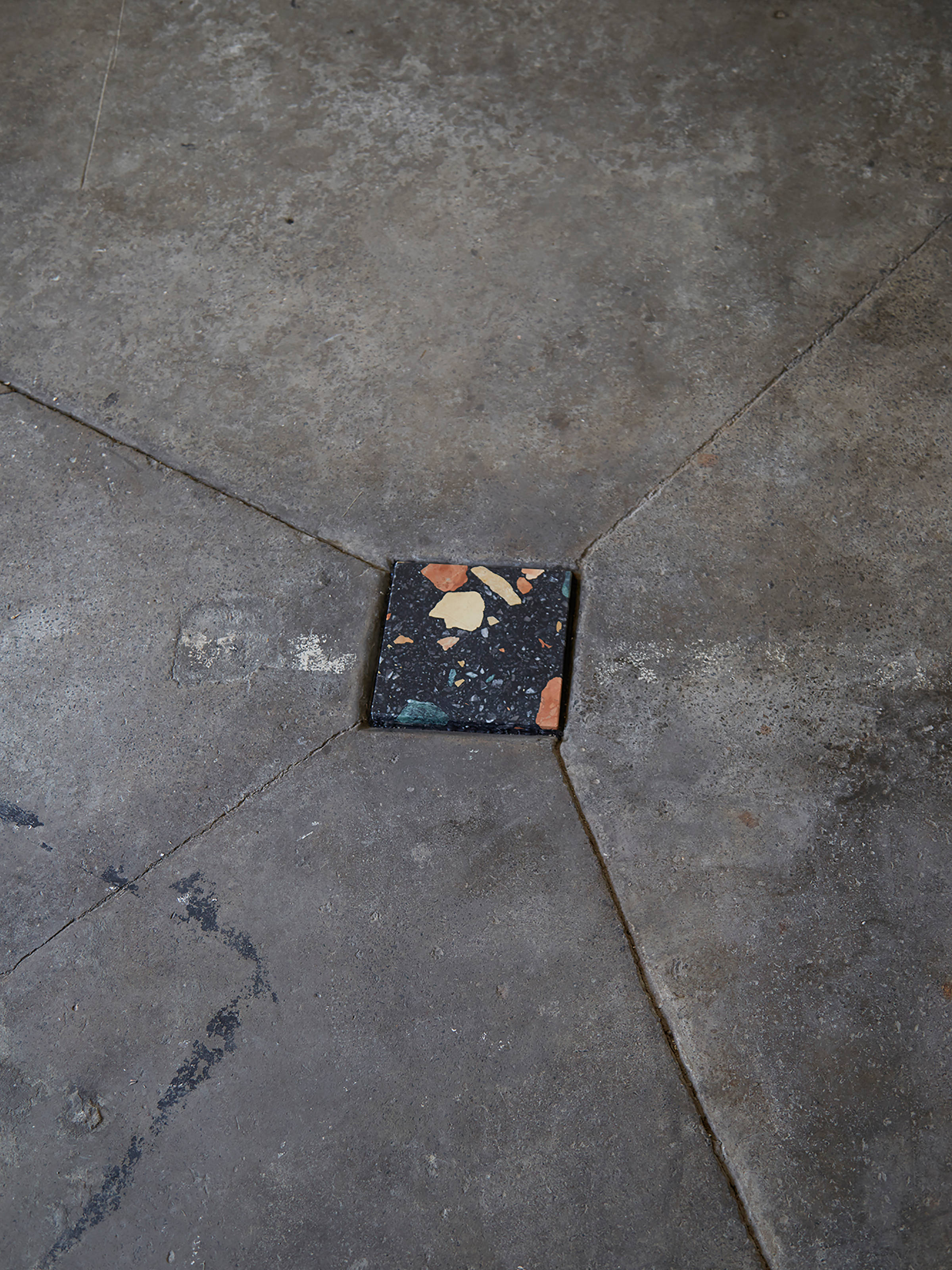 Dzek LDF15 BlackTile Floor