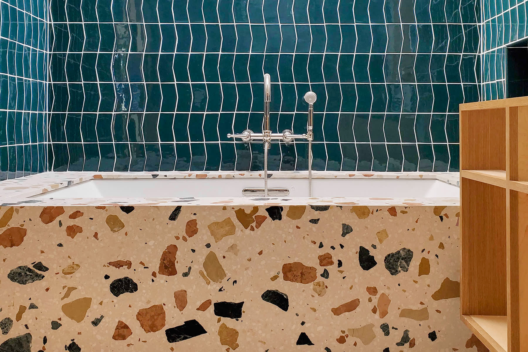 Po&Co Culver City bathroom 01@1