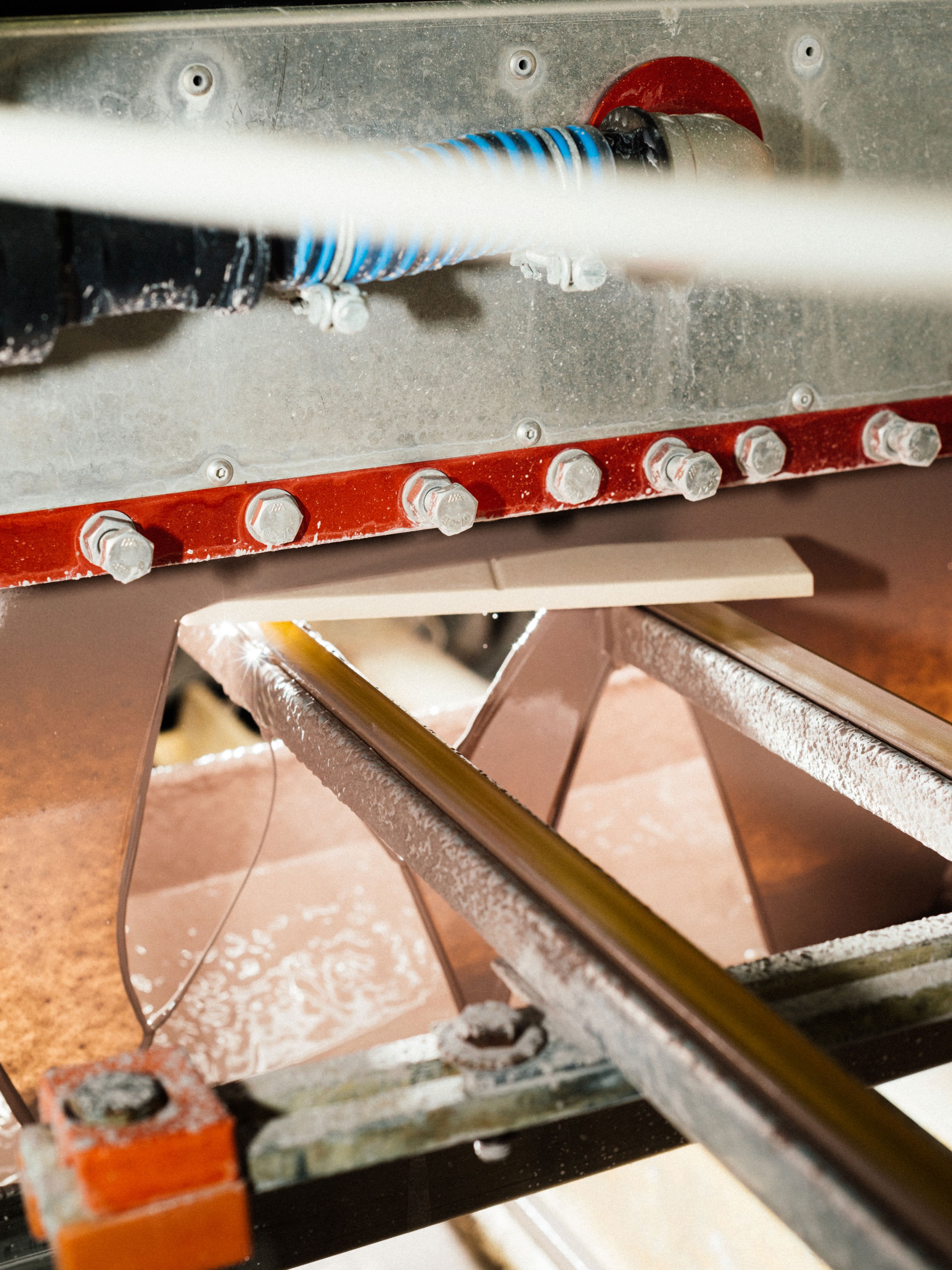 WATERFALL GLAZING THE BISCUIT