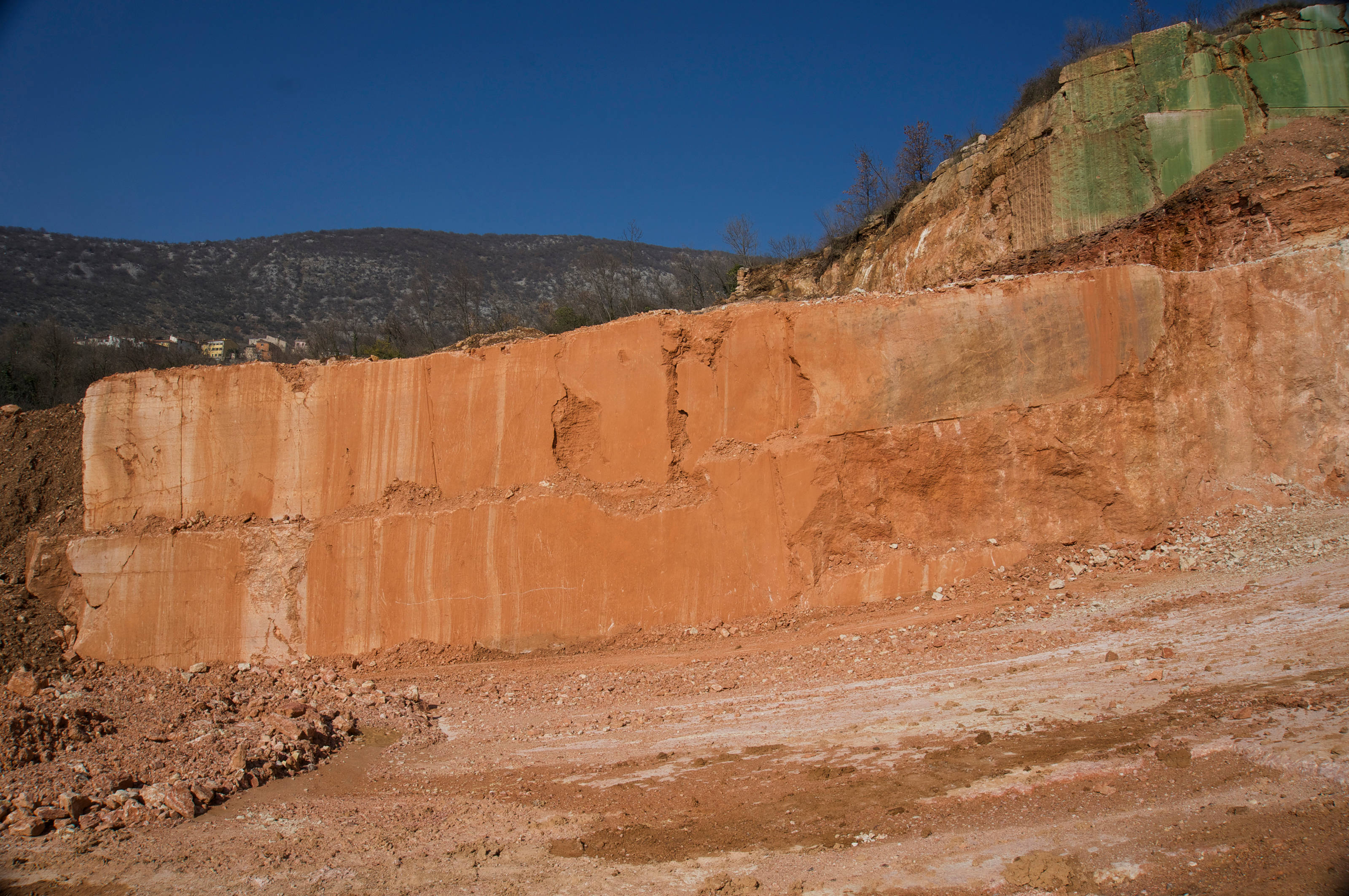 Rosso Sant'Ambrogio dimension quarry where we source the Rosso Verona aggregates.